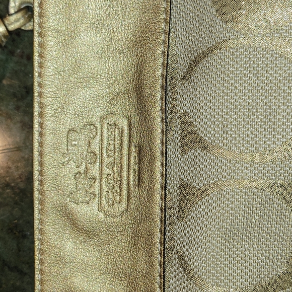 COACH handbag - Picture 2 of 11